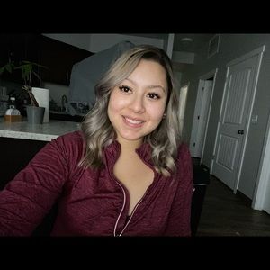 Meet your Posher, Yesenia